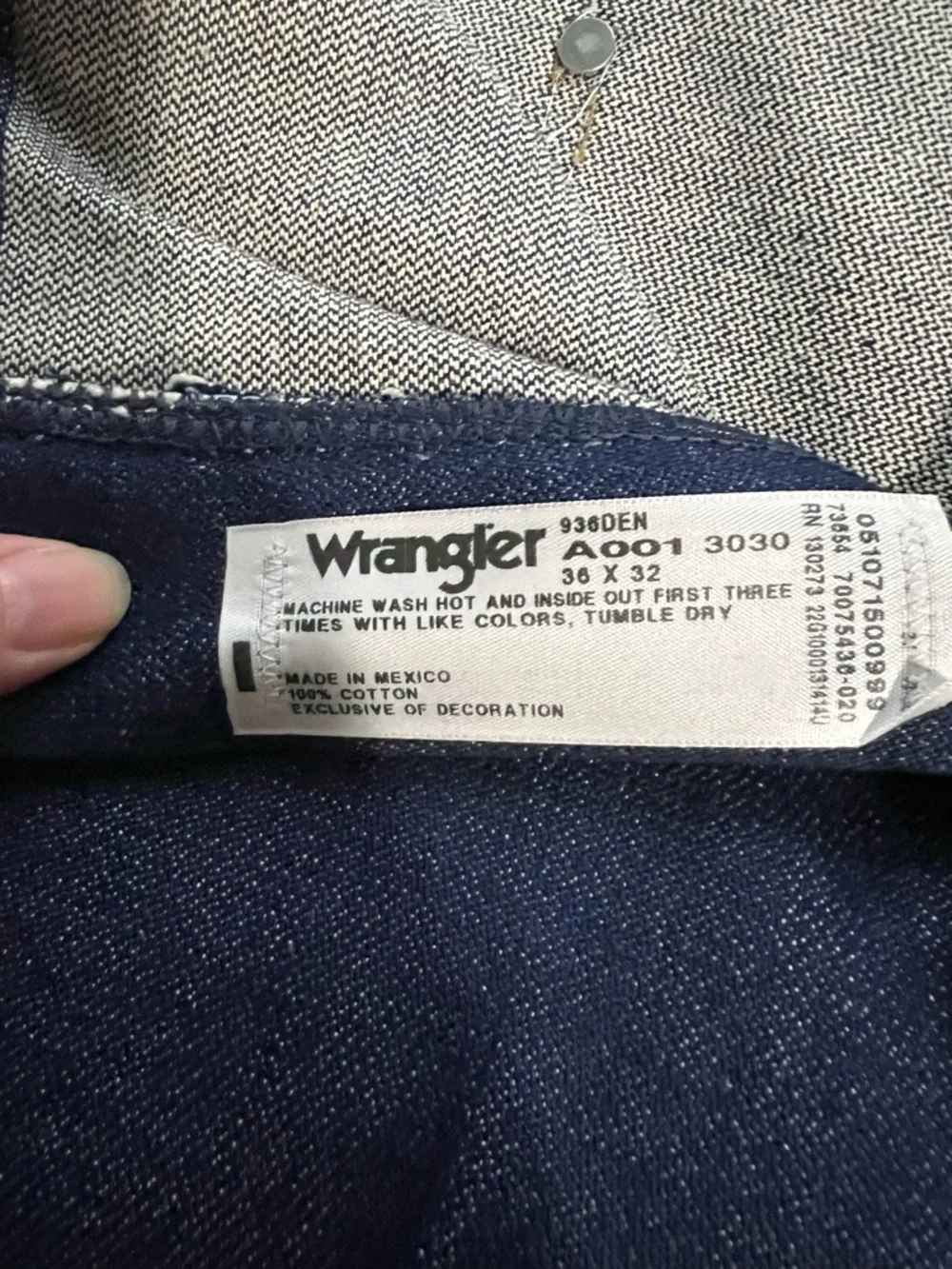 Wrangler Cowboy Cut Slim Fit Jeans Dark Wash 36x32 Western Denim (Small FLAW)
